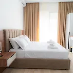 بيت ضيافة Center & شكودر