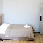بيت ضيافة Center &